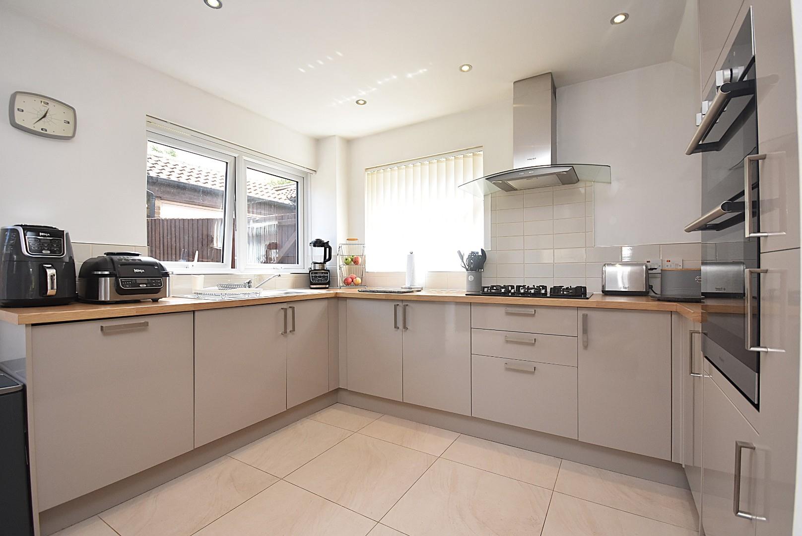 70 Conybeare Road, Sully, CF64 5US
